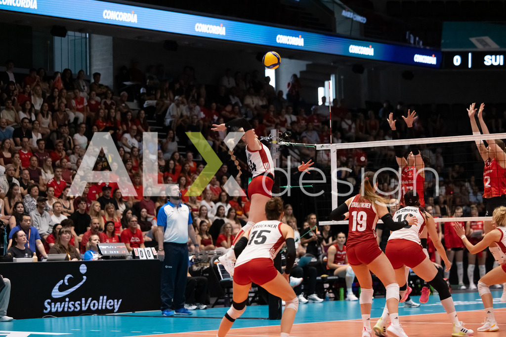 Austria v Switzerland - CEV European League Women | KRIENS, SWITZERLAND - JUNE 14: KORA MARINA SCHABERL of Austria attack / spike against JULIE LENGWEILER of Switzerland during the CEV European League match between Austria and Switzerland at Pilatus Arena on June 14, 2026 in Kriens, Switzerland. - Realisiert mit Pictrs.com