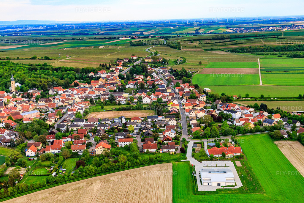 Luftbild: Ortsansicht von Norden im Ortsteil Heßloch in Dittelsheim-Heßloch im Bundesland Rheinland-Pfalz in Deutschland. Foto: IMG_088533.jpg vom 17.05.2016 durch Werner Riehm/FLY-FOTO.de