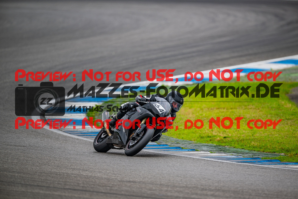 MaZZes_FotoMatrix_240701_6007705_5794 | ROT