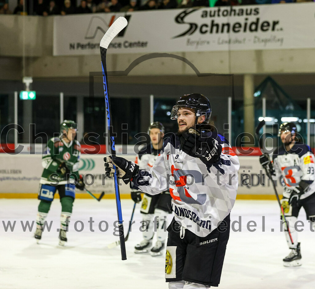 2024-01-26_035_TSV_Erding_gegen_HC_Landsberg | Erding, Deutschland, 26.01.2024:
Eishockey, Bayernliga Vorrunde 2023 / 2024, 28. Spieltag, TSV Erding gegen HC Landsberg, Endergebnis: 6:2

Maximilian Hermann (HC Landsberg, #6)

Foto: Christian Riedel / fotografie-riedel.net