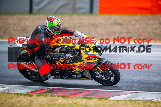 MaZZes_FotoMatrix_220625_7581 | PROSUPERSTOCK