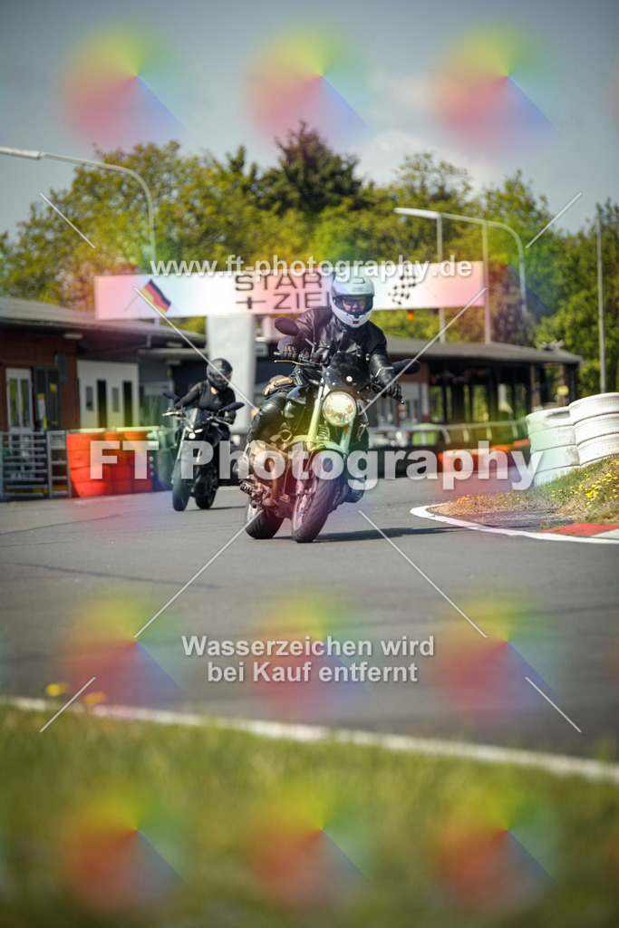 OBK_Mai_Martina_Markus-10794 | Hier findet Ihr Bilder von Touristenfahrten auf der Nürburgring Nordschleife oder von anderen Veranstaltungen die ich besucht habe. Viel Spass beim Durch Schauen 