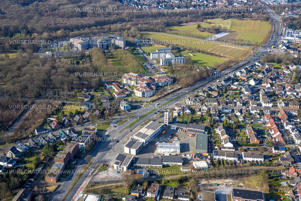 Bottrop250202700Mitte | Luftbild, Feuerwehr Bottrop mit Feuerwehrturm und Solardach, KWA Stift Urbana im StadtgartenSeniorenheim, hinten das Marienhospital Bottrop Krankenhaus, Nord-Ost, Bottrop, Ruhrgebiet, Nordrhein-Westfalen, Deutschland