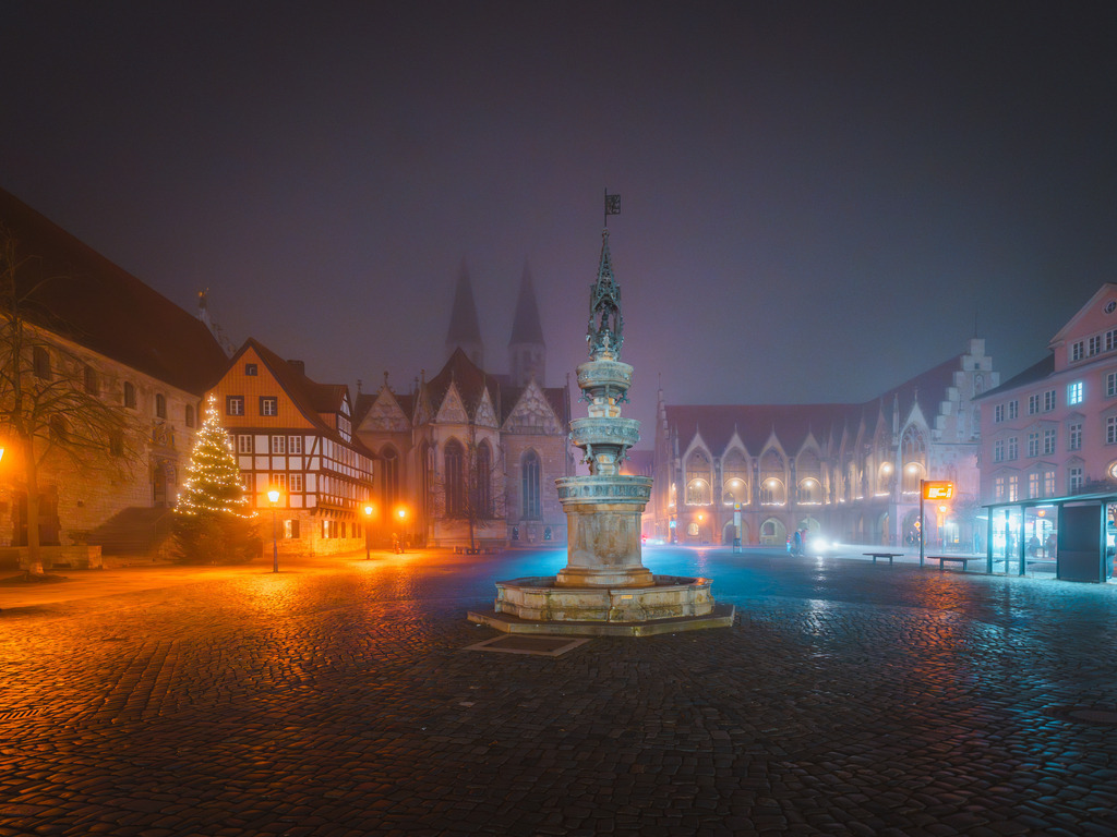 Altstadtmarkt | Entdecke exklusive Fotokunst aus Braunschweig: Bildband, Leinwände, Postkarten, Kalender, digitale Downloads & Bildlizenzen. Jetzt im offiziellen Beautiful Braunschweig Shop! - Realisiert mit Pictrs.com