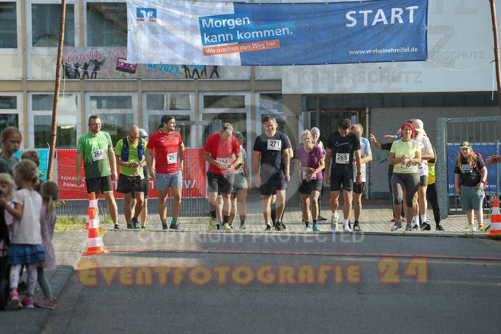 230804_1812_EX1_3819 | Sportfotografie im Rhein-Sieg Kreis, Köln, Bonn, NRW, Rheinland Pfalz, Hessen, etc. Unser Tätigkeitsfeld umfasst den Laufsport vom Volkslauf über den Marathon, Duathlon, Triathon bis zum Ultralauf wie Kölnpfad Ultra oder Schindertrail.