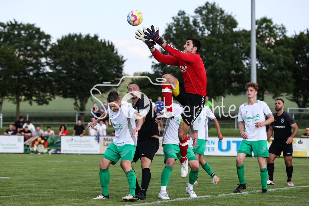 SG Mauerbach - FC Tur Abdin Augsburg | Professionelle Sportfotos aus den Bereichen Fußball, Eishockey, Handball und vieles mehr. Ob Sieg oder Niederlage