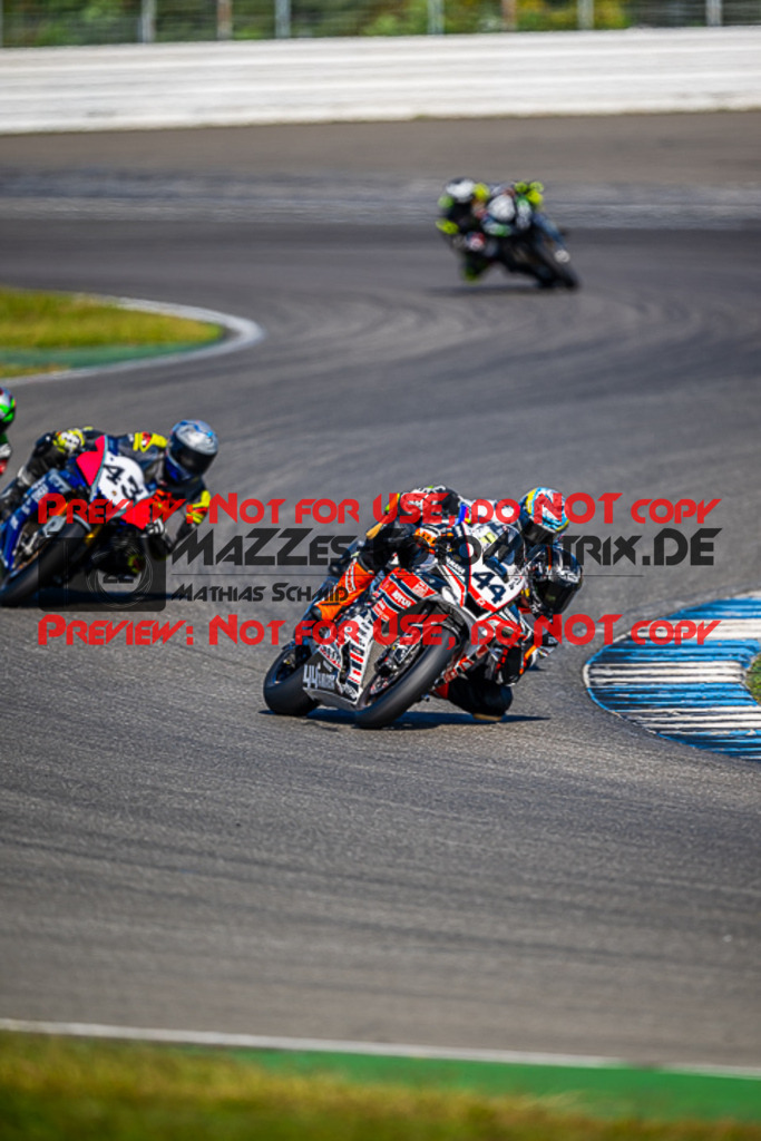 MaZZes_Fotomatrix_20230923_6007705_2001 | PRO SUPERSTOCK