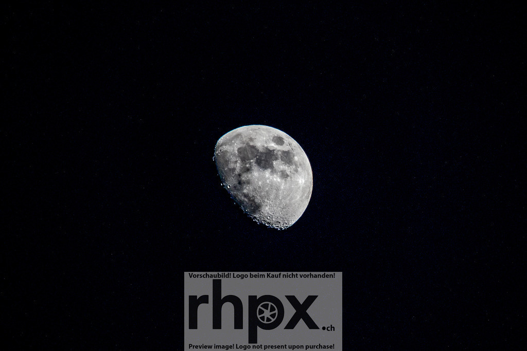 Mond | Stimmungsvolle Fotokunst aus Luzern. Erlebe den Pilatus, den See und die Stadt Luzern in exklusiven Aufnahmen in der Fotogalerie & Shop. - Realisiert mit Pictrs.com