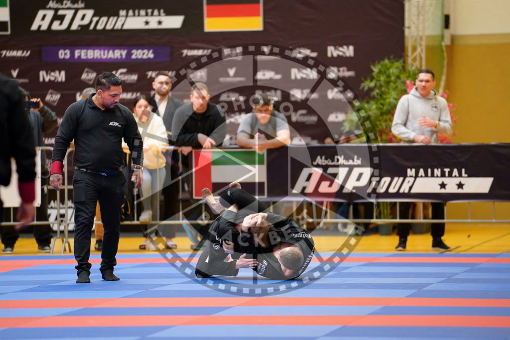 20240203PBB07622 | Fighters compete during the Brazilian Jiu-Jitsu Championship of the AJP Tour in Maintal by Frankfurt am Main, Germany, on February 2, 2024.