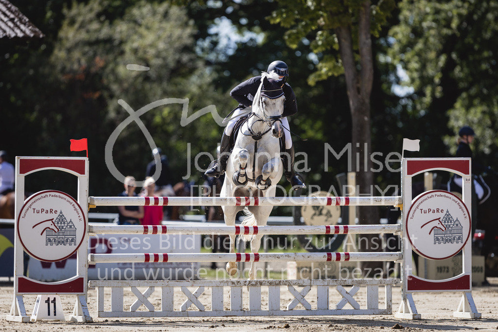230826_Delbrueck_M2-Spr-827 | Deine schönsten Turniermomente als professionelle Fotos! Entdecke hochwertige Pferdesport-Fotografie im Online-Shop. Jetzt Fotos finden & bestellen!