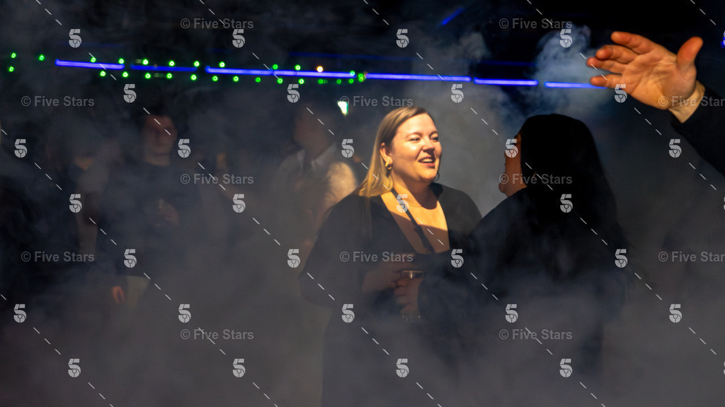 DSC00523_mitLogo17 | Five Stars Fotografie und Videografie fängt Ihre besonderen Momente mit atemberaubenden Bildern und hochwertigen Videos ein. Perfekt für Hochzeiten, Events und mehr – lassen Sie sich von unserer Expertise und Kreativität begeistern. - Realisiert mit Pictrs.com