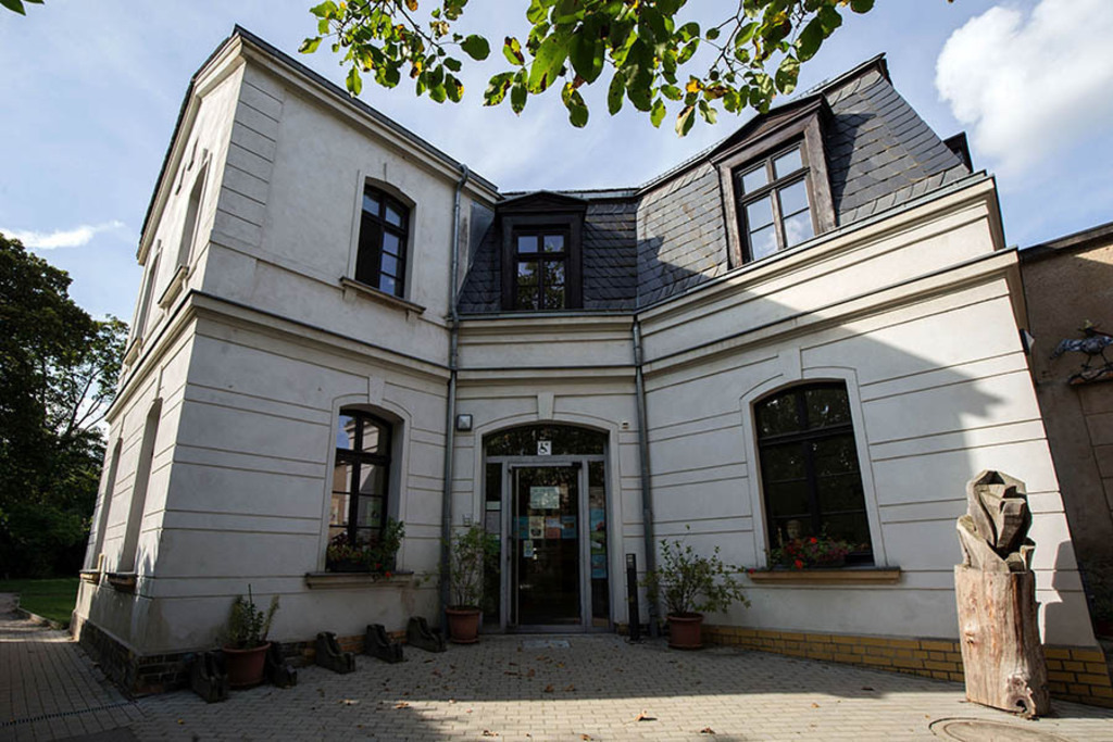 Budde-Haus - Kunstgarten | Entdecke über 20 Kategorien Leipzig-Motive: Foto-Downloads, hochwertige Poster, Leinwand- & Fine-Art-Prints. Jetzt Lieblingsfoto im Bildlexikon Leipzig Shop bestellen!