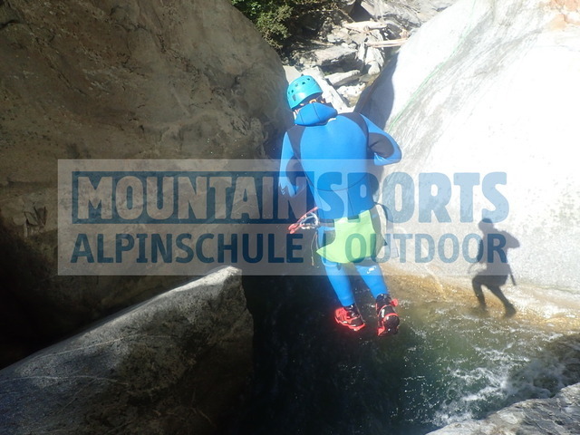P9210058 | Bestelle die Bilder deines Berg- oder Wasser-Abenteuers mit Mountain Sports bequem von zu Hause aus direkt über unseren Online Fotoshop von pictrs.com. - Realisiert mit Pictrs.com