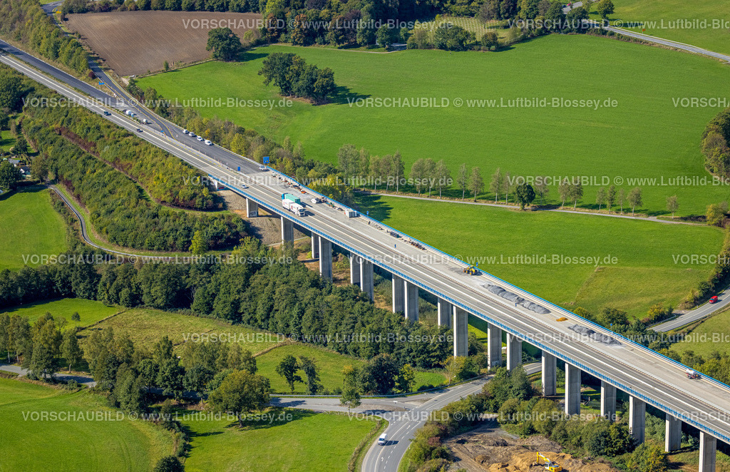 Meschede220901825 | Luftbild, Baustelle an der Abfahrt Meschede der Autobahn A46, Talbrücke, Eversberg, Meschede, Sauerland, Nordrhein-Westfalen, Deutschland