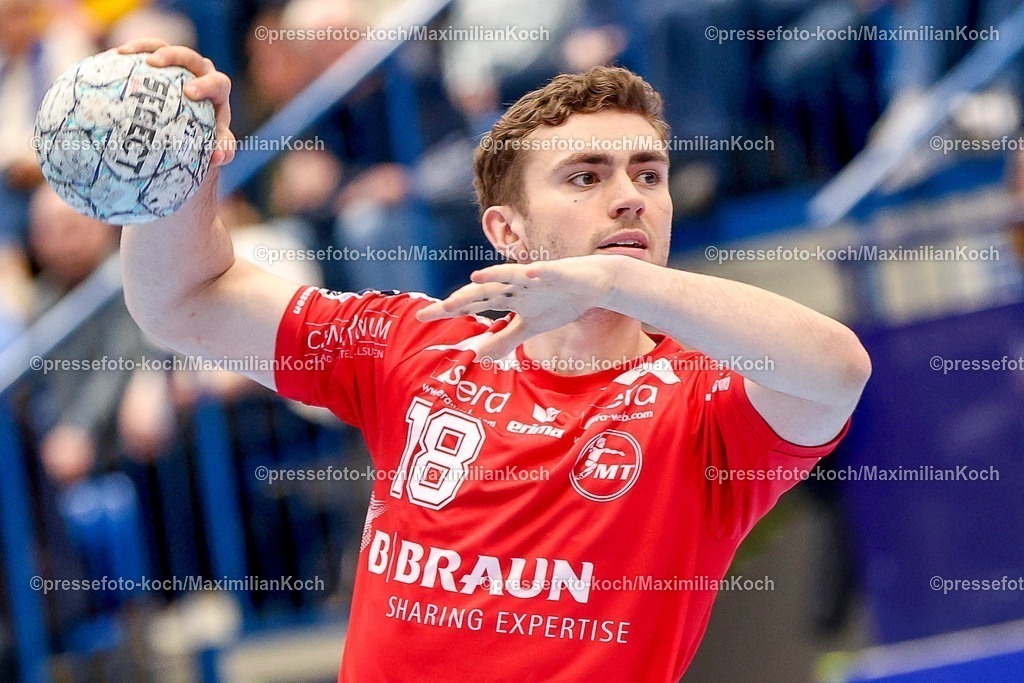 xSSCx04042601009 | 04.04.2026, xsscx, Handball, HBL, TBV Lemgo-Lippe - MT Melsungen, Saison 2025 / 2026 Herren, PHOENIX CONTACT arena: Florian Drosten (MT Melsungen #18) beim 7-Meter wurf Photo: xSandraxScherningxPressefotoKochx