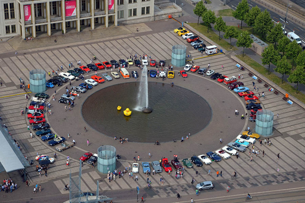 Bildlexikon Leipzig - Augustusplatz | Das Team hinter BILDLEXIKON LEIPZIG bündelt historische wie aktuelle Informationen über die Stadt Leipzig in Text und Bild auf einer Plattform und stellt diese der interessierten Öffentlichkeit zur Verfügung.