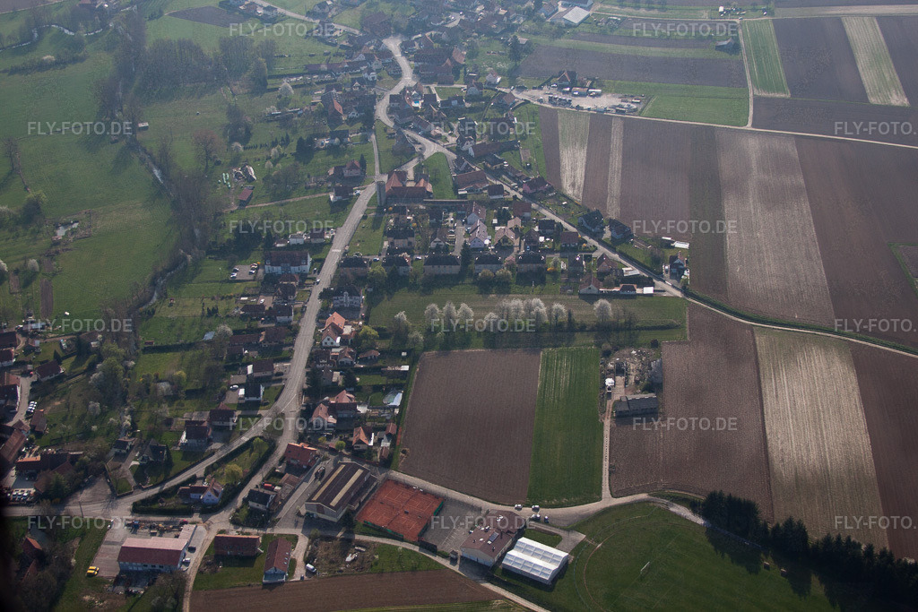 Ortsansicht | Luftbild: Ortsansicht in Hoffen im Bundesland Bas-Rhin in Frankreich. Foto: IMG_63811.jpg vom 30.03.2014 durch Werner Riehm/FLY-FOTO.de - Realisiert mit Pictrs.com