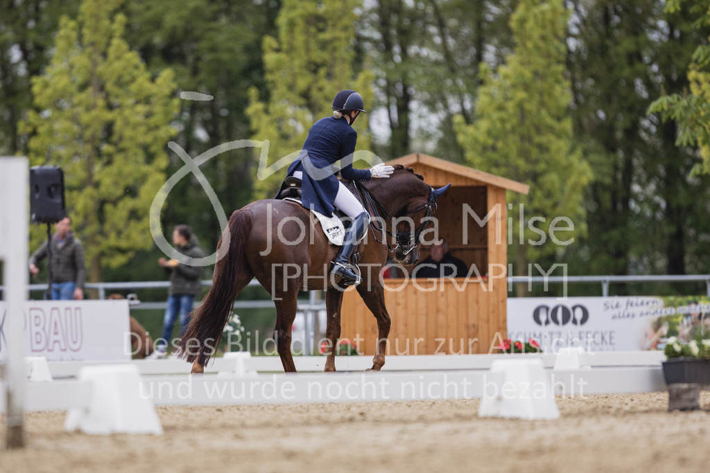 230429_Dressurfestival_S3St-232 | Deine schönsten Turniermomente als professionelle Fotos! Entdecke hochwertige Pferdesport-Fotografie im Online-Shop. Jetzt Fotos finden & bestellen!