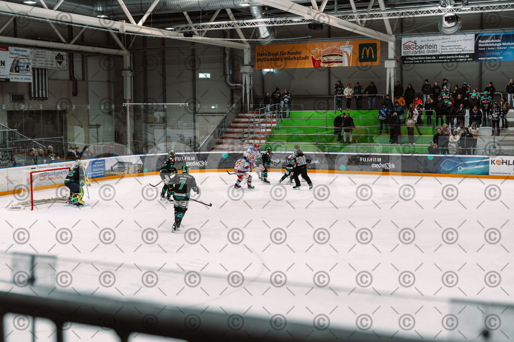 Alligators_vs_Peiting_25_11_2025-78 | Höchstadt Alligators Fotogalerie: Eishockey-Action aus Franken. Professionelle Spielfotos, Portraits & Stadionbilder zum Download. Jetzt entdecken! - Realisiert mit Pictrs.com