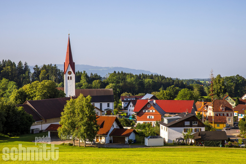 PS-Deuchelried-2026-01 | Entdecke die größte Bildgalerie der Region mit Fotografien aus dem Allgäu, der Bodenseeregion, Oberschwaben, dem Donautal und der Schwäbischen Alb. Landschaften, Luftaufnahmen und Reisefotografie als Wandbild und Fotokunst. - Realisiert mit Pictrs.com
