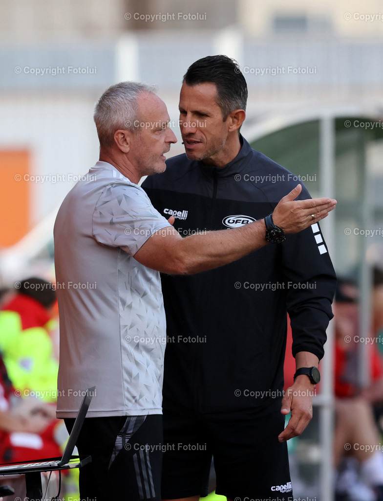 A_LUI_24082025_08 | SPORT,FUSSBALL,ADMIRAL BUNDESLIGA RZ PELLETS WAC-SK RAPID WIEN 24.08.2025 IM BILD:CO-TRAINER MANFRED NASTL (WAC) UND  4.0FFIZIELLER ALEXANDER HAKAM FOTO:FOTOLUI/MW