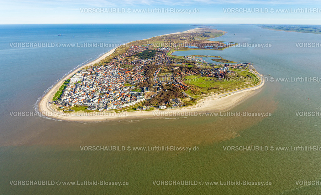 Aurich251104852Norderney | Luftbild, Norderney Ostfriesiche Insel Gesamtansicht mit Sandstrand an der Nordsee, Fernsicht und Horitont, Norderney, Norddeutschland, Ostfriesland, Niedersachsen, Deutschland