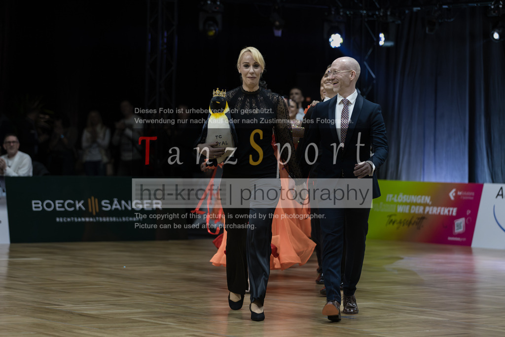 20260124_1BL_Std-Formationen_2904 | Tanzsportbilder, Standardtanz, Lateintanz, WDSF, DTV, LTVB, dancecomp, goc, hessen tanzt, blaues band der spree, walzer, tango, wiener walzer, slowfox, quickstepp, samba, rumba, cha-cha-cha, paso doble. jive, hd-kroft photography, turniertanzsport