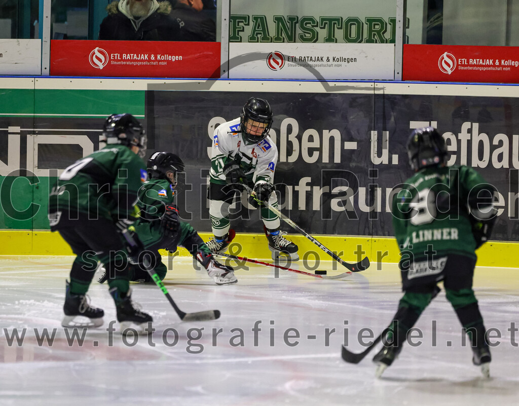 2025-12-14_101_TSV_Erding_gegen_ECDC_Memmingen_Indians | Erding, Deutschland, 14.12.2025:Eishockey, Oberliga Süd 2025 / 2026, 26. Spieltag, TSV Erding gegen ECDC Memmingen Indians, Endergebnis: 1:2Foto: Christian Riedel / fotografie-riedel.net