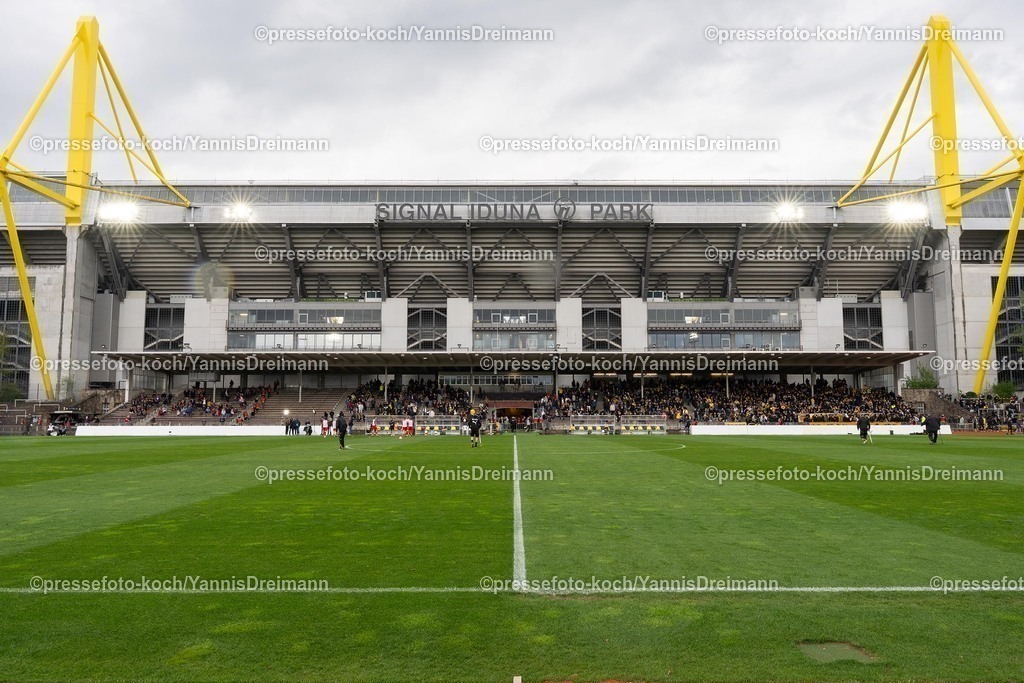 xydr13042501062 | 13.04.2025, xydrx, Fußball, Borussia Dortmund II - FC Energie Cottbus, 3.Liga, Stadion Rote Erde, Saison 2024 2025: Übersichtsbild Haupttribüne Stadion Rote Erde DFB regulations prohibit any use of photographs as image sequences and or quasi-video.