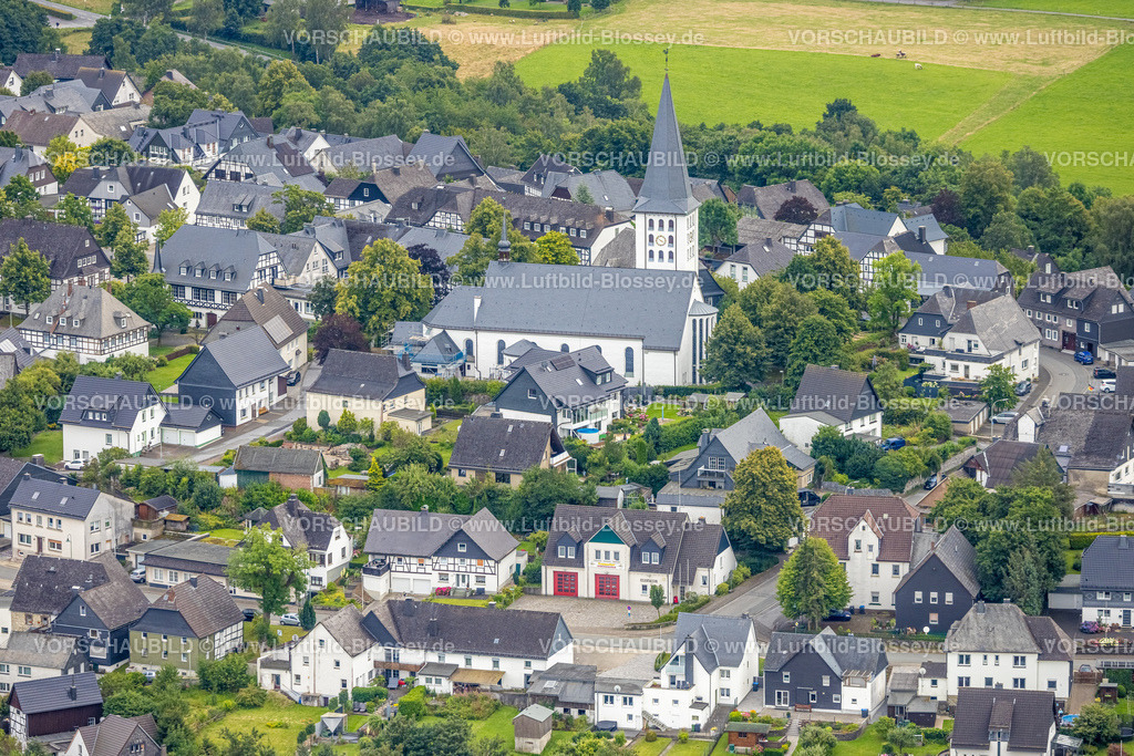 Warstein240712935Hirschberg | Luftbild, Freiwillige Feuerwehr und kath. Kirche St. Christophorus in Hirschberg, Warstein, Sauerland, Nordrhein-Westfalen, Deutschland