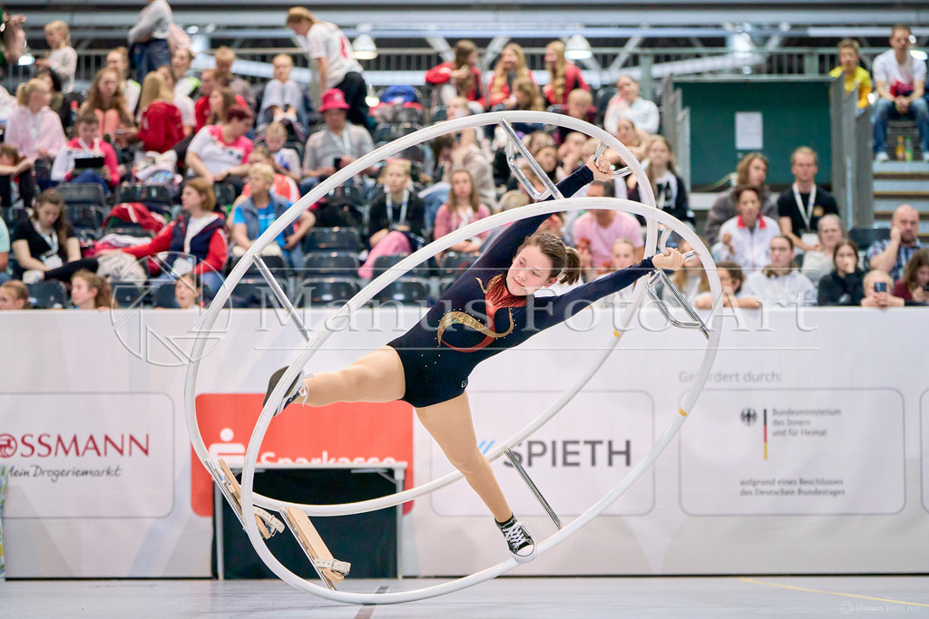 A-DSC02563 | Professionelle Sportfotografie in Hamburg, Schleswig-Holstein und Niedersachsen – spezialisiert auf Rhönrad, Geräteturnen, Leistungsturnen und rhythmische Sportgymnastik. Bundesweite Begleitung von Rhönrad-Events. Jetzt Sport-Fotos - Realisiert mit Pictrs.com