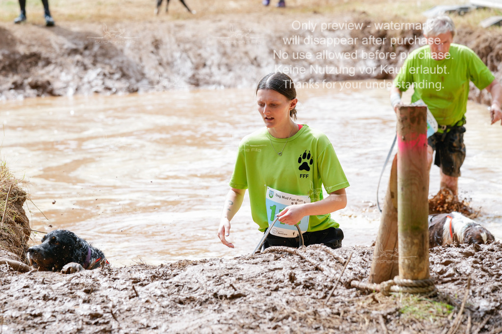 Schlamm_mit_Hund (176 von 460) | stephaniefillaphotographie - Realisiert mit Pictrs.com