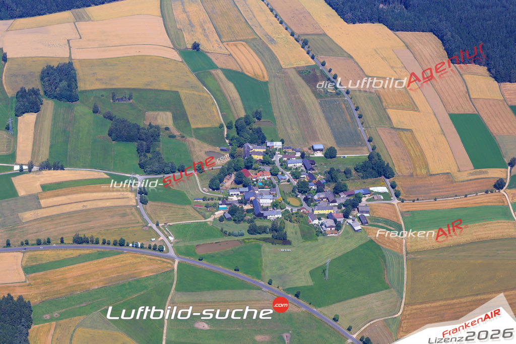 Die Luftaufnahme Hauenreuth - Wunsiedel wurde vom UL-Flugzeug (keine Drohne) aus fotografiert.Hohe Druck- Auflösung-die Geschenkidee!