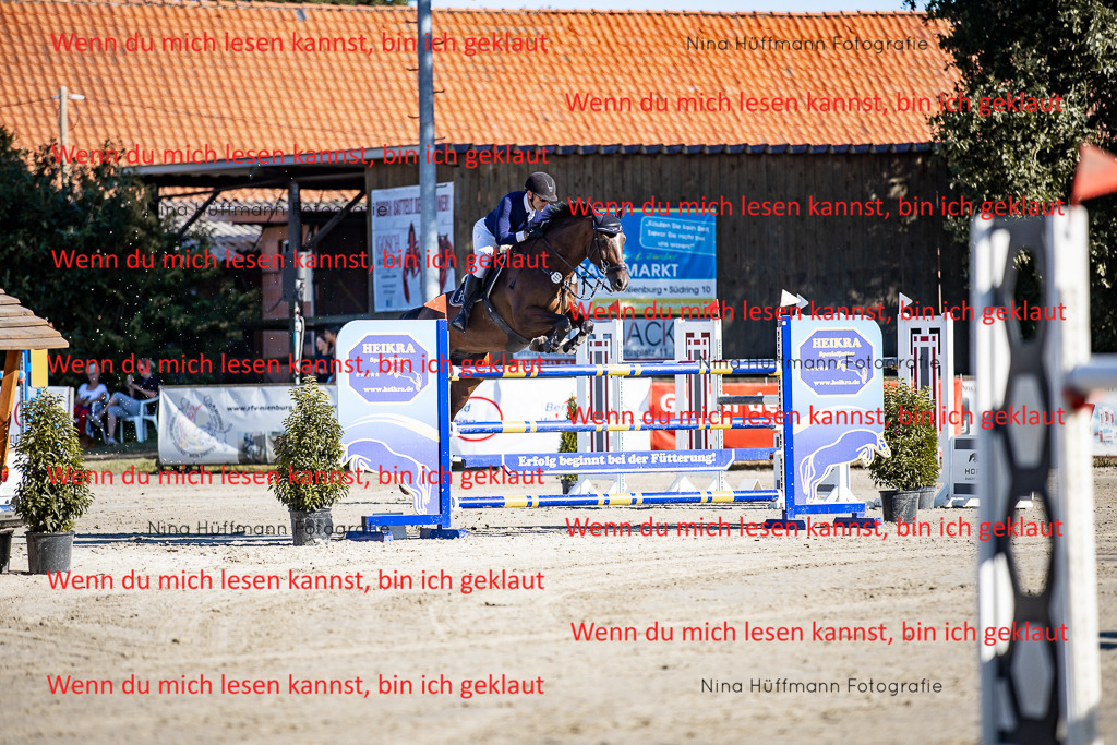 BK1A8120 | Turnierbilder Turnierfotos Nina Hüffmann Turnierfotografie Pferdefotografie Tierzeichnung Haustierzeichnung Pferdezeichnung Hundezeichnung Videograf  - Realisiert mit Pictrs.com