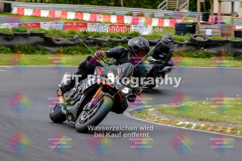 MotoTeamVBK-20889 | Hier findet Ihr Bilder von Touristenfahrten auf der Nürburgring Nordschleife oder von anderen Veranstaltungen die ich besucht habe. Viel Spass beim Durch Schauen 