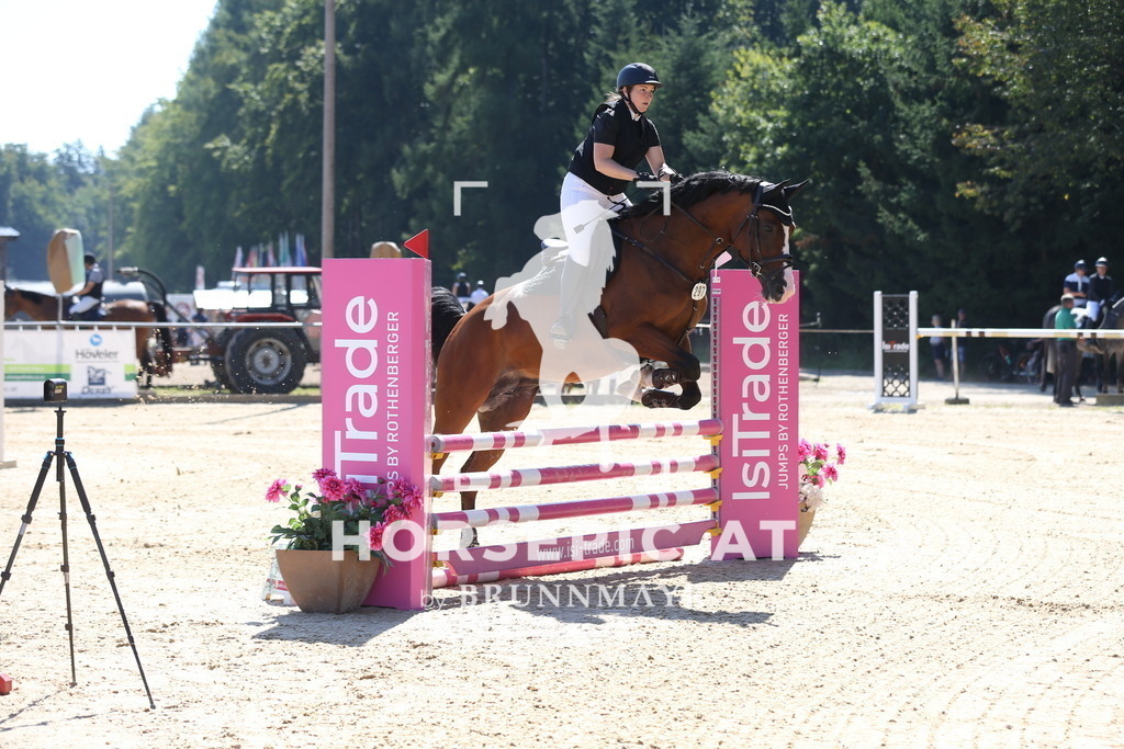 DL2Q8355 | Willkommen bei Brunnmayr - Design & Fotografie – Ihrem Spezialisten für Reitturniere und Pferdeveranstaltungen in Oberösterreich, Salzburg und Bayern! Seit über 17 Jahren sind wir leidenschaftlich dabei.