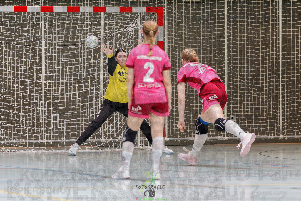 Hessenmeisterschaft wJC - Spiel um Platz 3; TuS Kriftel - SG Schenklengsfeld | Hessenmeisterschaft wJC - Spiel um Platz 3; TuS Kriftel - SG Schenklengsfeld am 22.03.2025 in Biedenkopf (Sporthalle Lahntalschule)Photo © 2025 - Jörg Heinrich - Realisiert mit Pictrs.com