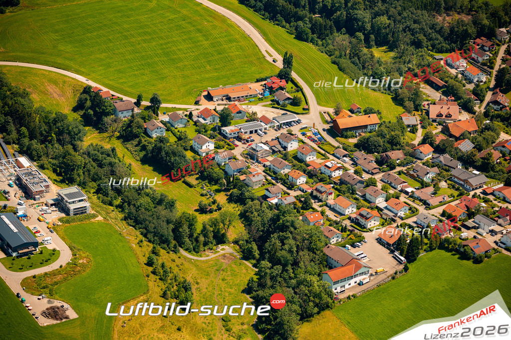 Das Luftbild zeigt :  Wildpoldsried - Die Luftaufnahme wurde 2024 vom UL-Flugzeug aus erstellt ( keine Drohne ) - Hochauflösende Luftaufnahme - Für grossformatige Ausdrucke geeignet. Die Geschenkidee !Mit Lizenz und Bildrechte bestellbar