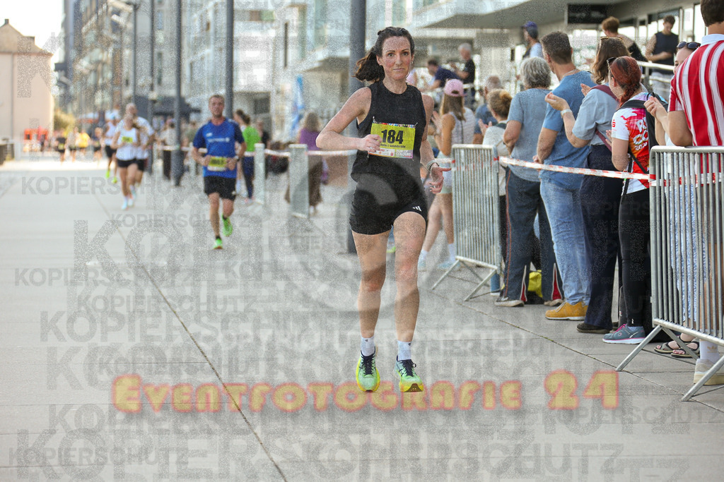 250920_1444_EX1_7403 | Sportfotografie im Rhein-Sieg Kreis, Köln, Bonn, NRW, Rheinland Pfalz, Hessen, etc. Unser Tätigkeitsfeld umfasst den Laufsport vom Volkslauf über den Marathon, Duathlon, Triathon bis zum Ultralauf wie Kölnpfad Ultra oder Schindertrail.