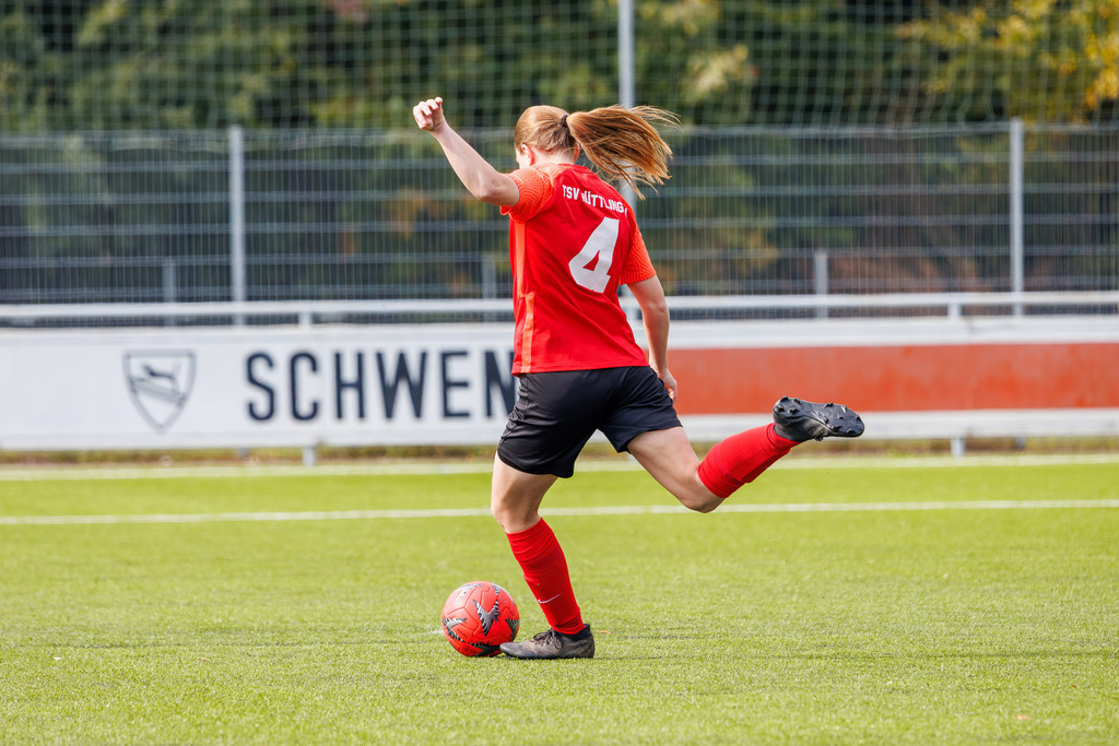FCHHÜT_251003_5147 | 1.FC Heidenheim 1846 II vs. TSV Hüttlingen, Fußball, Frauen, Bezirkspokal, 2025/2026, 1.Runde, 03.10.2025 in Mergelstetten, Sportplatz 2(Foto: Michael Bulling) - Realisiert mit Pictrs.com