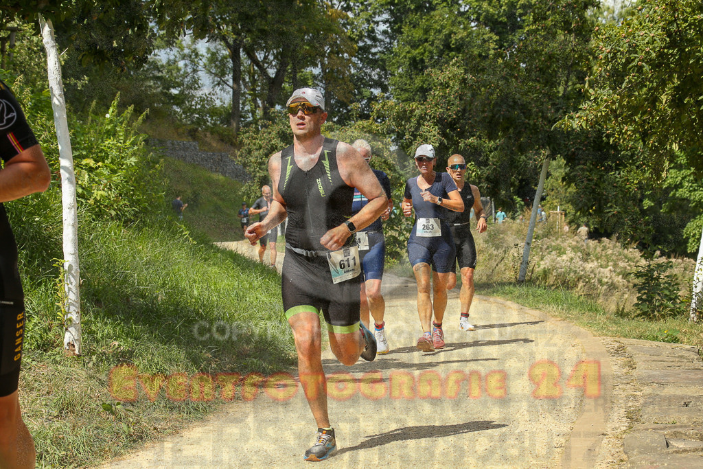 250824_1337_EX1_3025 | Sportfotografie im Rhein-Sieg Kreis, Köln, Bonn, NRW, Rheinland Pfalz, Hessen, etc. Unser Tätigkeitsfeld umfasst den Laufsport vom Volkslauf über den Marathon, Duathlon, Triathon bis zum Ultralauf wie Kölnpfad Ultra oder Schindertrail.