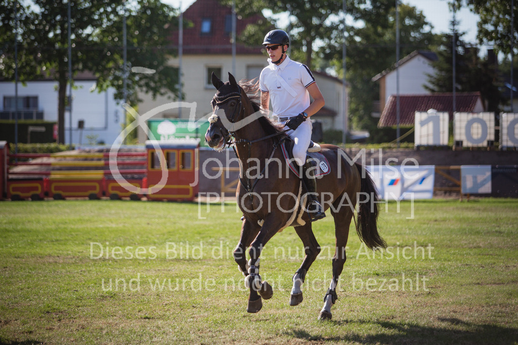 220716_LC_Waldbach-500 | Deine schönsten Turniermomente als professionelle Fotos! Entdecke hochwertige Pferdesport-Fotografie im Online-Shop. Jetzt Fotos finden & bestellen!