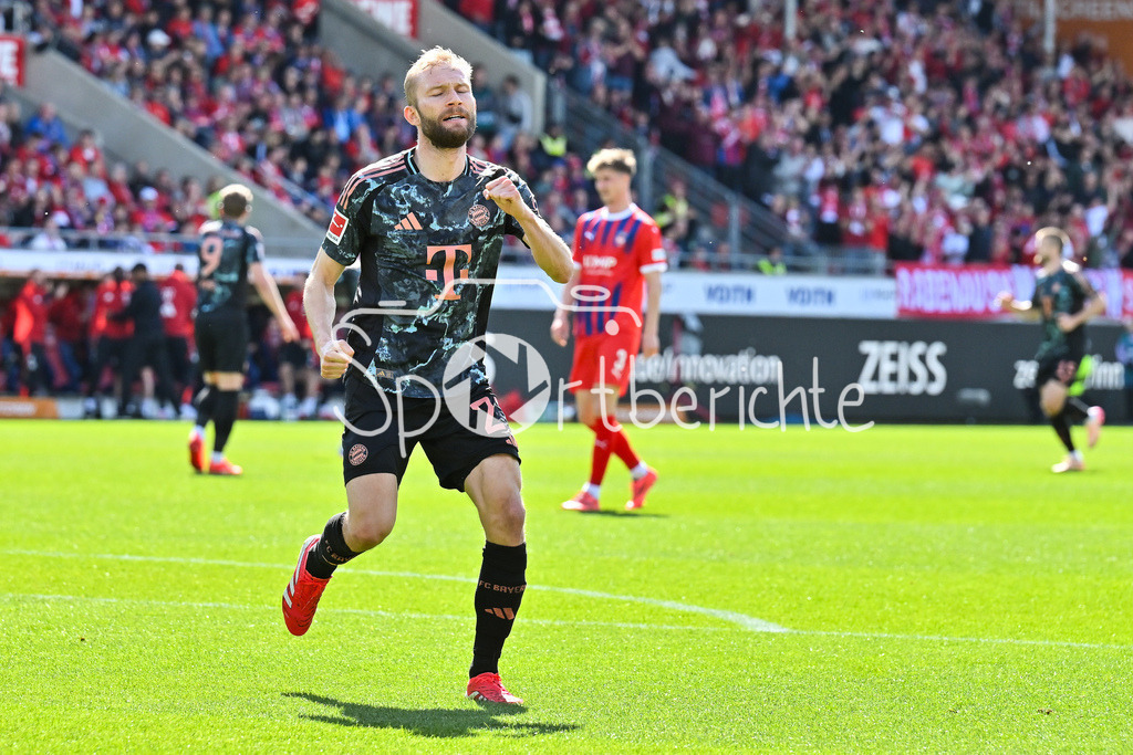 1. FC Heidenheim - FC Bayern München | Jubel der Gaeste nach dem Treffer zum 0-2 duch Konrad LAIMER (FC Bayern Muenchen 27) / Tor / Torschuetze / Freude / Happy / Bundesliga: 1. FC Heidenheim - FC Bayern Muenchen, Voith Arena am 19.04.2025