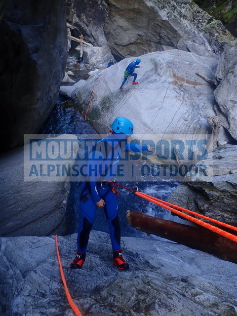 P1010026 | Bestelle die Bilder deines Berg- oder Wasser-Abenteuers mit Mountain Sports bequem von zu Hause aus direkt über unseren Online Fotoshop von pictrs.com. - Realisiert mit Pictrs.com