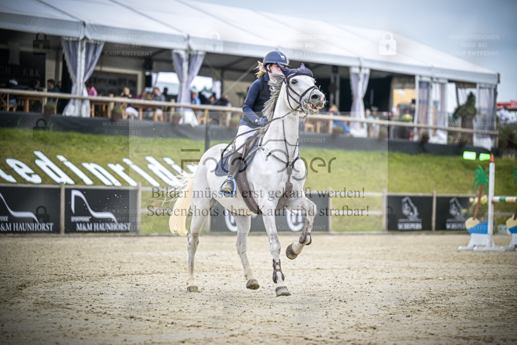 DOS_1899 | Entdecke hochwertige Reitturnierfotos von Foto Oger. Professionell, emotional und authentisch – jetzt Lieblingsmomente im Shop bestellen. - Realisiert mit Pictrs.com