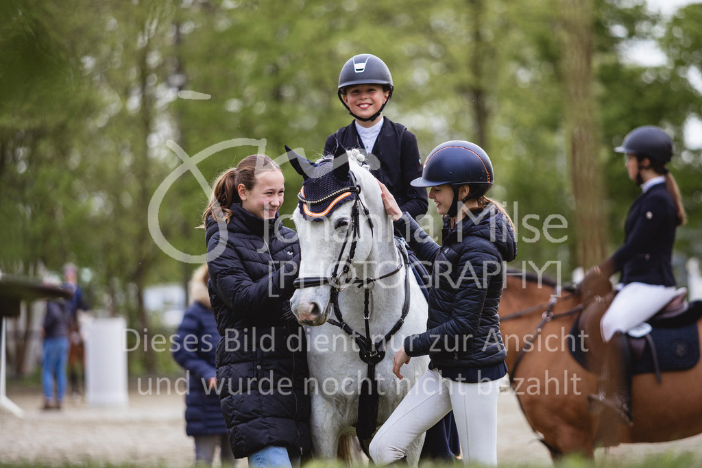 240426_Olfen-Vinnum_PonyTrophy-389 | Deine schönsten Turniermomente als professionelle Fotos! Entdecke hochwertige Pferdesport-Fotografie im Online-Shop. Jetzt Fotos finden & bestellen!