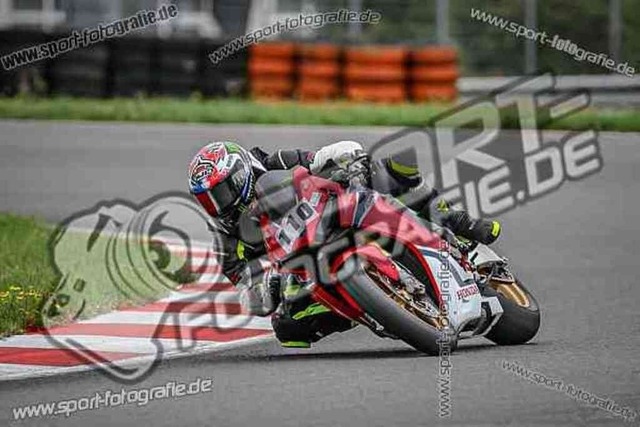 pubi9467 | Professionelle Fotos von Sportveranstaltungen, aber auch Hochzeiten und anderen Events. - Realisiert mit Pictrs.com