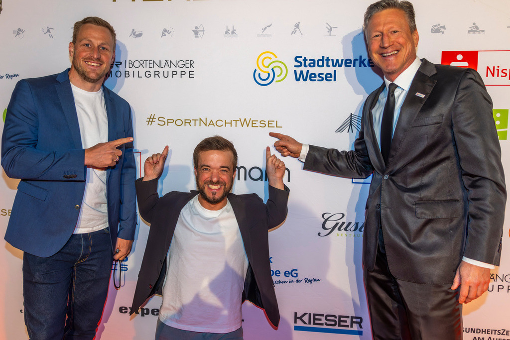 top-top.de 260306-271 | Foto, Video, Fotografie, Videografie, Fotobox, DJ, Discjockey, Musik, Musikbox, Veranstaltung, Photobooth, Amazon, Ebay, Buchtipp, Bestseller, Autor, Verlag, Buch, Wesel, Hamminkeln, NRW, Dinslaken, Rees, Drohne, Hochzeit, Party, Fotobox, Wesel, Fotograf