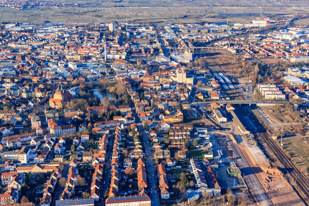Luftbild: Ludowicistr in Landau in der Pfalz im Bundesland Rheinland-Pfalz in Deutschland. Foto: IMG_62444.jpg vom 24.02.2014 durch Werner Riehm/FLY-FOTO.deAuflösung des Originals: 4752 x 3168 px