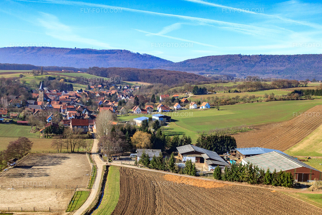 Aerial view: View of the town from the east in Drachenbronn-Birlenbach in the state Bas-Rhin, France. – Photo: IMG_37387.jpg taken on 02/07/2011 by Werner Riehm/FLY-FOTO.com – Resolution of the original: 4752 x 3168 px